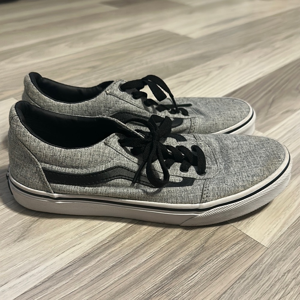 Vans youth 6.5/women’s 8.